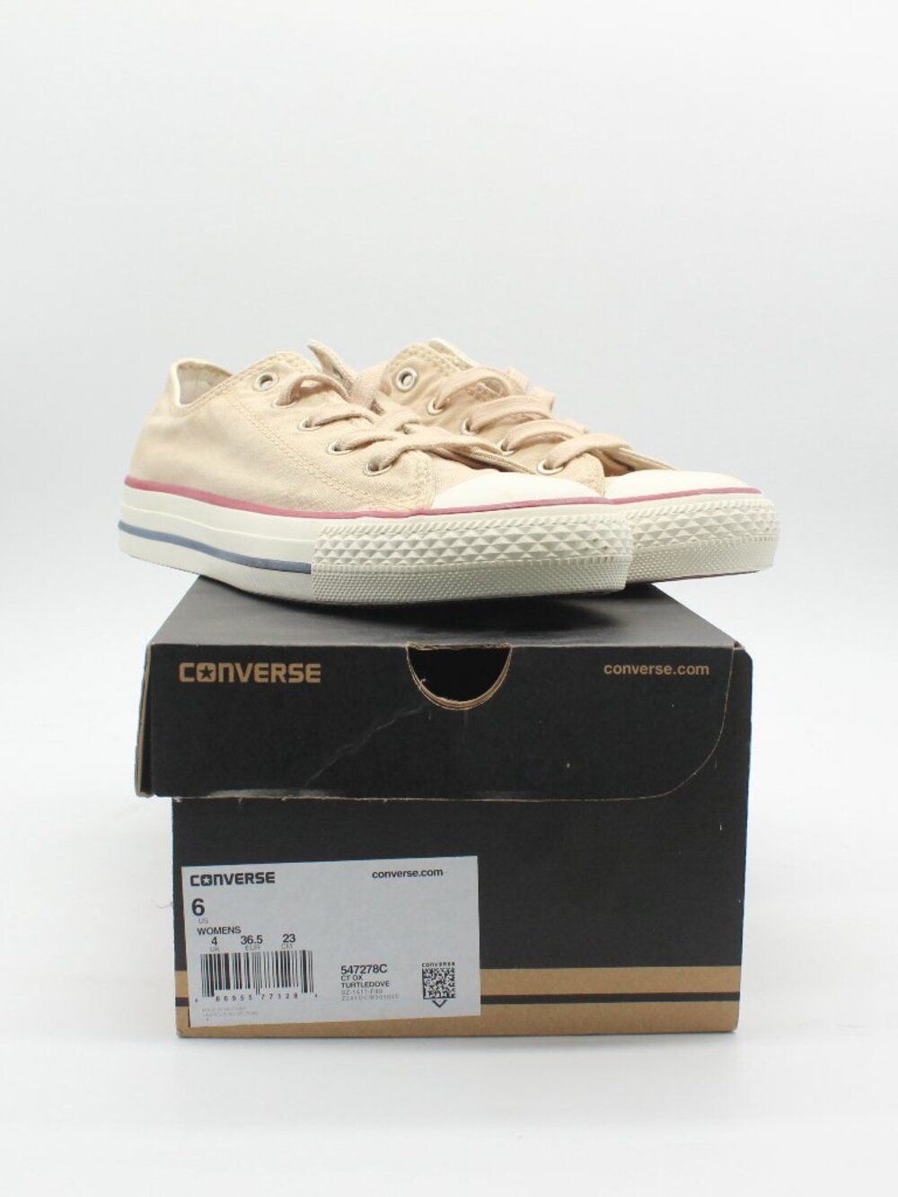Converse Chuck Taylor Low Top Sneakers Size 6